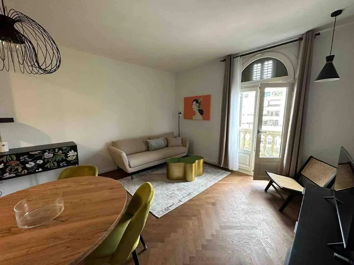 Centro, En Diagonal Junto A Sagrada Familia location